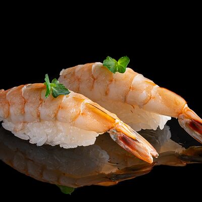 Онигири с креветкой в Lucky fish по цене 90 ₽
