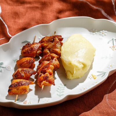 Куриный шашлык с пюре в Кукумбер по цене 690 ₽