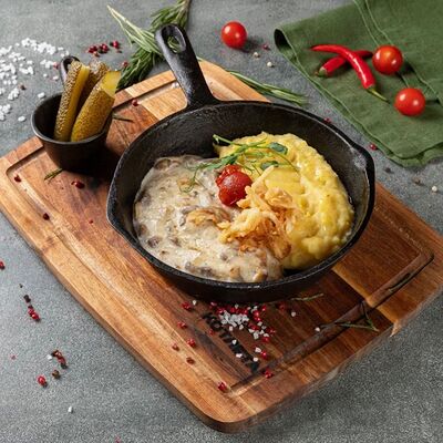 Бефстроганов из говяжей вырезкив Котлета по цене 1250 ₽