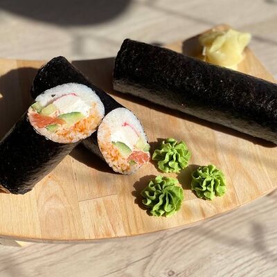 Ролл Шаурма с лососемв Sushiap по цене 550 ₽