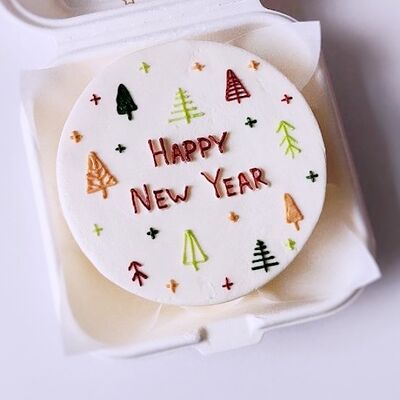 Бенто-торт на Новый год белый минималистичный с елочками в Miracle bakery по цене 2350 ₽