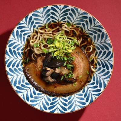 Рамен сёю со свининой тясю в Ики изакая по цене 420 ₽