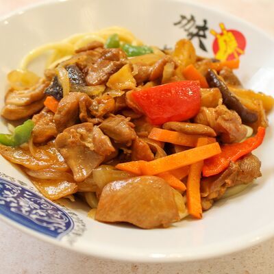Курица по-шаньдунски с лапшой в Kong Fu по цене 660 ₽