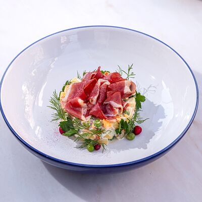 Оливье с копченой уткой в Brasserie Lambic по цене 780 ₽