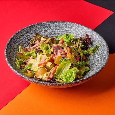 Салат с ростбифом и картофелем мини в Mesto Sushi & Grill по цене 510