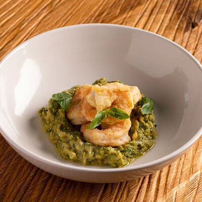 Жареные креветки с гуакамоле в Горыныч по цене 1150 ₽