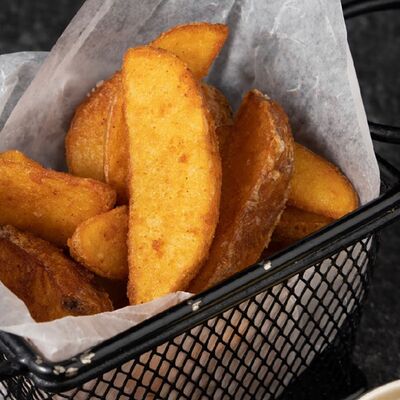 Картофель по-деревенски в Mir love по цене 339 ₽