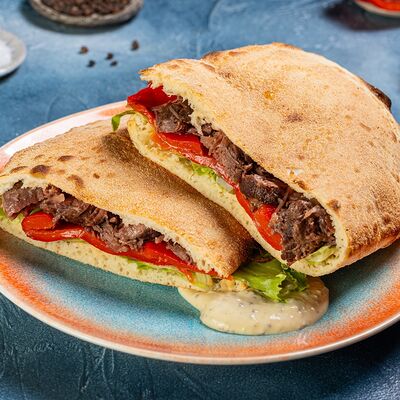 Пита с рваной говядиной в Фиеста по цене 850 ₽