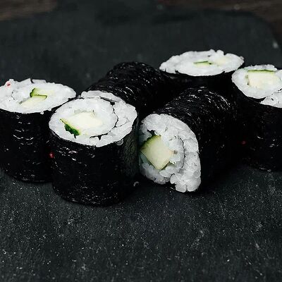 Маки ролл с огурцом в Brami Pizza Sushi Wok по цене 185 ₽