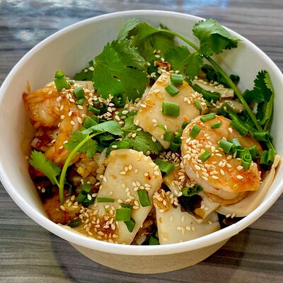 Жареный рис с морепродуктами в Умами по цене 880 ₽