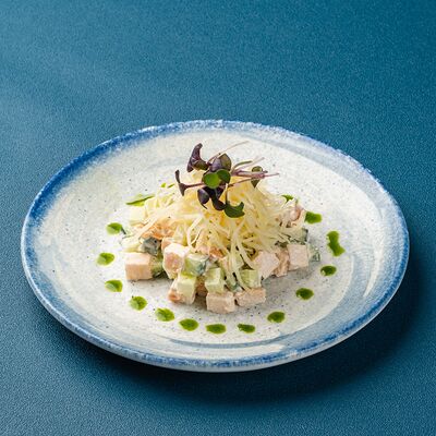 Куриное филе со свежим огурцом в Мираж по цене 220 ₽