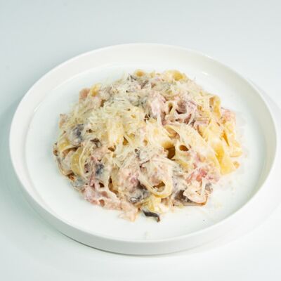 Фетучини с беконом в ЁБИСАН по цене 799 ₽