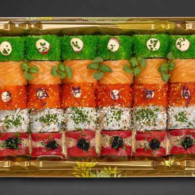 Ассорти роллов №3 в Bluefin по цене 9190 ₽