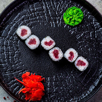 Ролл классический с тунцом в Edateca по цене 250 ₽