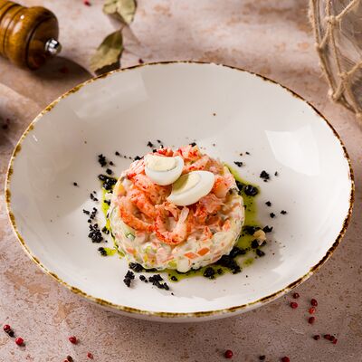 Оливье с раковыми шейкамив Чакапули по цене 840 ₽