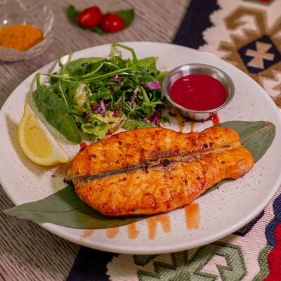 Семга на мангале с микс-салатом в Хан Булак по цене 1290 ₽