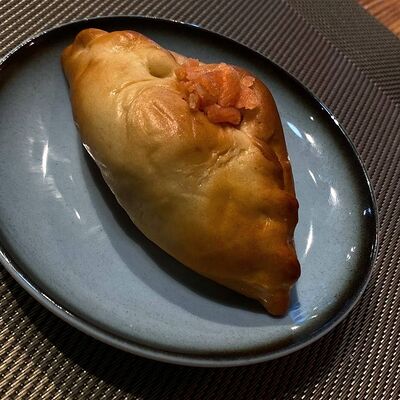 Расстегай с рыбой в Мясо & Рыба по цене 180 ₽