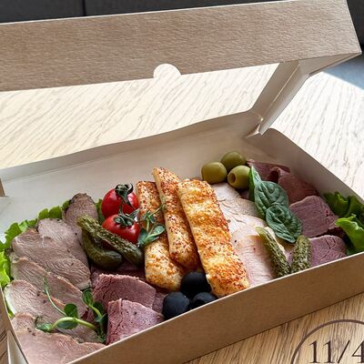 Фудбокс Ассорти пастрами из утиной грудки, из говядины и из филе индейки в 11/47 Bakery по цене 1795 ₽