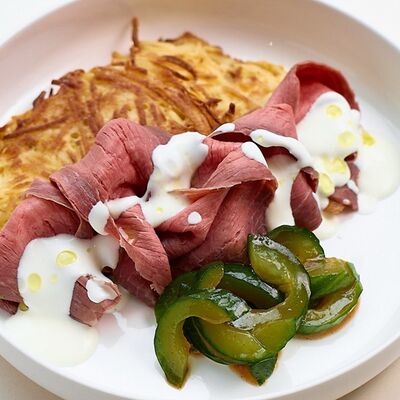 Картофельные драники с пастрами в Лицей по цене 940 ₽