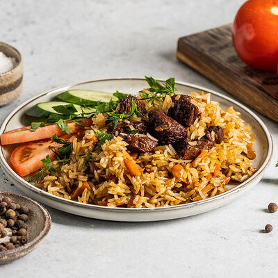 Плов с говядиной в Has Kebab Halal Food по цене 495 ₽