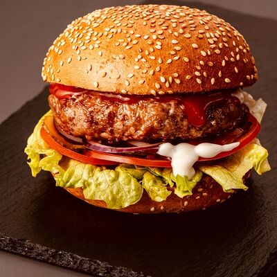 Чизбургер в Паприка по цене 550 ₽