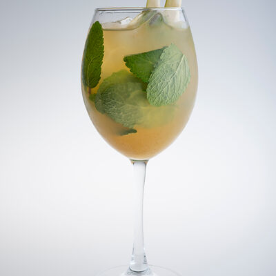 Груша и Мята в Мидийное место по цене 390 ₽