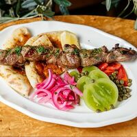 Сувлаки из мраморной говядиныв Grecco