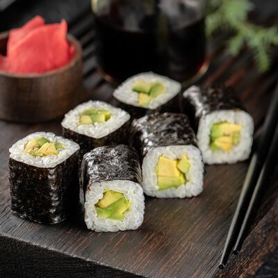 Авокадо Ролл в СушиСтор по цене 119