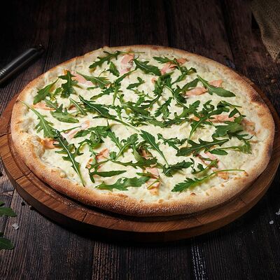 С форелью D33 Пицца на тонком тесте в Пицца Хаб по цене 1089 ₽