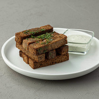 Ржаные гренки из печи с чесночным соусом в Диккенс