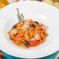 Спагетти с тунцом в Луиджи & Тосё