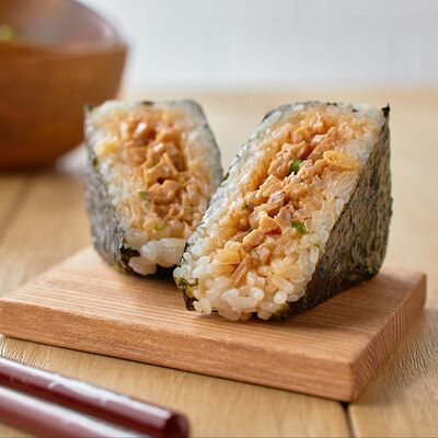 Онигири с курицей терияки в Кореана Light по цене 229 ₽