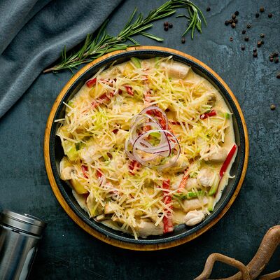 Сковорода с курицей в Белый Аист по цене 610 ₽