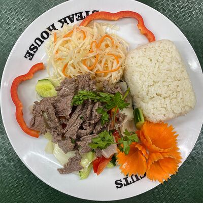 Ком Чуа Нгот с говядиной в Pho Viet по цене 529 ₽