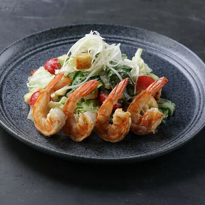 Салат Цезарь с креветками в Kioto по цене 790 ₽