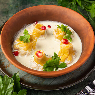 Патара Хинкали с сыром в сливочном соусе в Елки Холл по цене 449 ₽