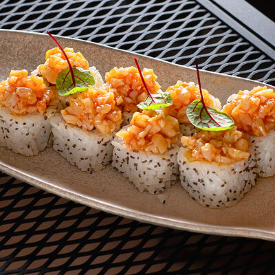 Ролл тартар с креветкой в Густо & Пряно по цене 668 ₽