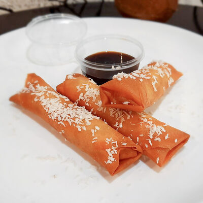 Спринг Роллы с Бананом и топпингом в Чайна-таун Смак по цене 12 р.