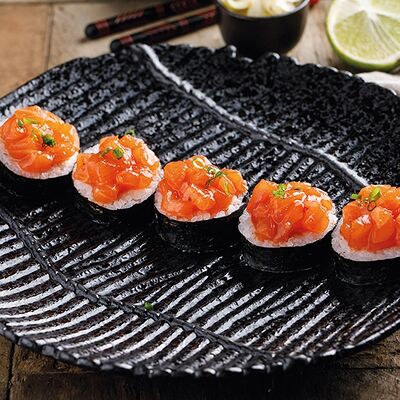 Ролл Лосось свит чили в ЛарисуВаннуХочу по цене 490