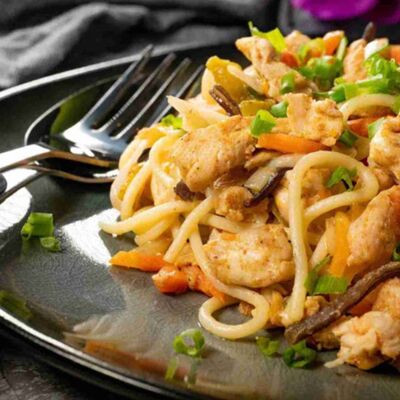 Удон с куриным филе и овощами в Panama City по цене 439 ₽