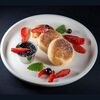 Сырники с ягодами из рисовой муки в Yacht Cafe Sochi по цене 430