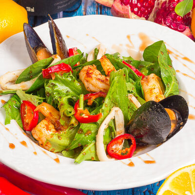 Салат с морепродуктами в Мушмула по цене 499