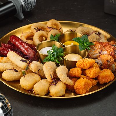 Пивная тарелка на компанию в Интонация по цене 4100 ₽