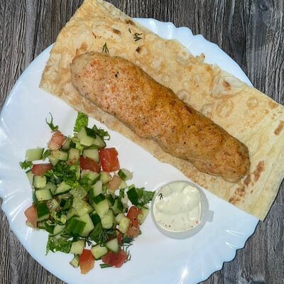 Люля-кебаб из курицы на углях в лаваше в Ням-ням по цене 350