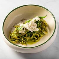 Паста с креветками, песто и моцареллой в FOBS