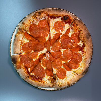 Пицца Пепперони в Парнас по цене 780 ₽