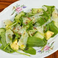 Большой зеленый салат классический в Nomad