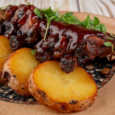 Ребра барбекю с картофелем в Тут харчо по цене 755 ₽