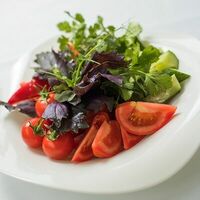Корзина свежих овощей в Adriano