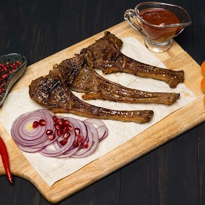 Каре ягнёнка на углях в Тбилисский уголок по цене 1599 ₽